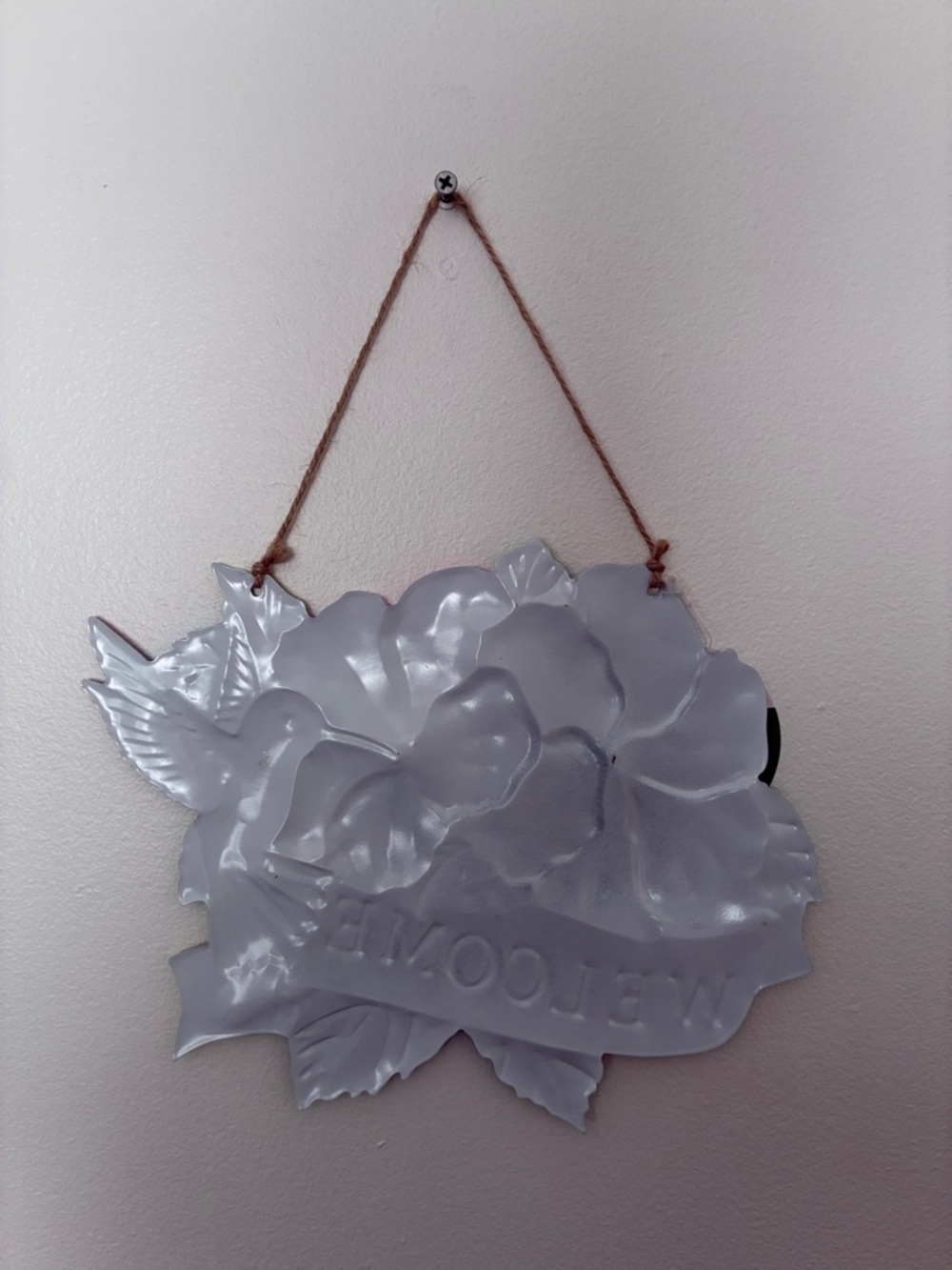 NWT- Hibiscus Floral 🌺 Metal Welcome Sign with Beautiful Hummingbird - Picture 10 of 11